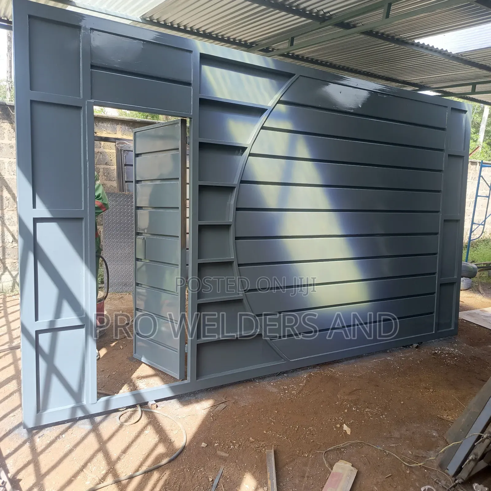 "Quality Sliding Gate – Built to Last, Priced to Go!"