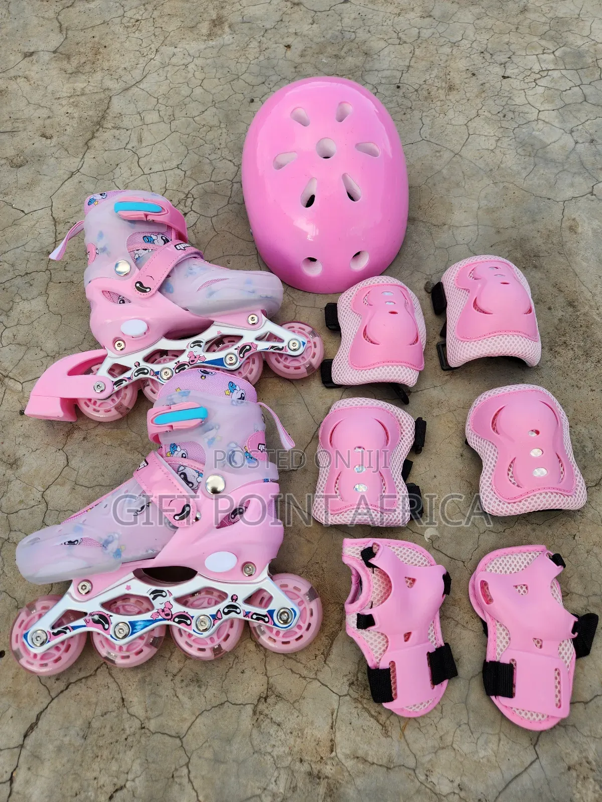 Full Set Roller Skate Shoes With Helmet and Guards for Kids