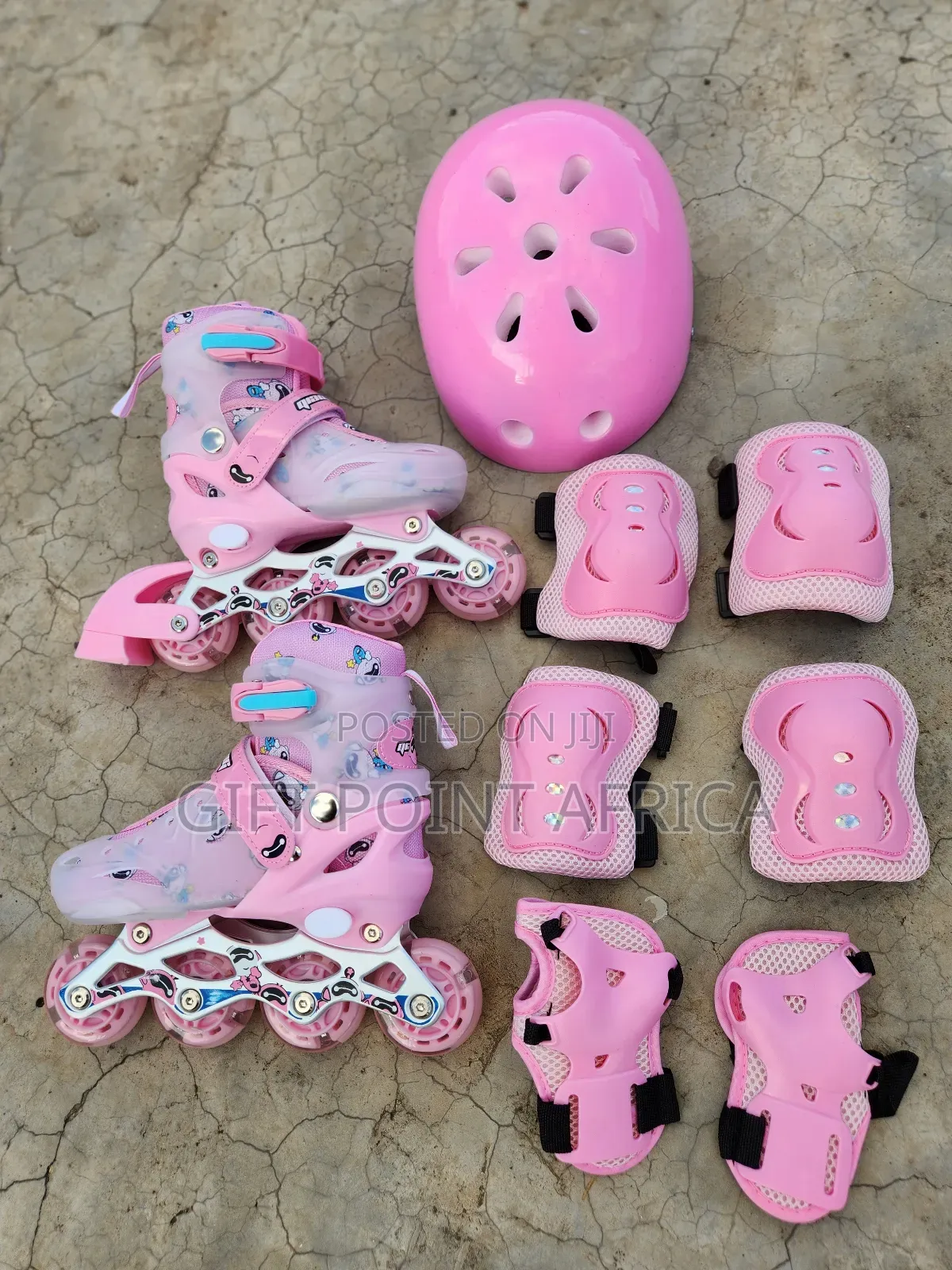 Full Set Roller Skate Shoes With Helmet and Guards for Kids