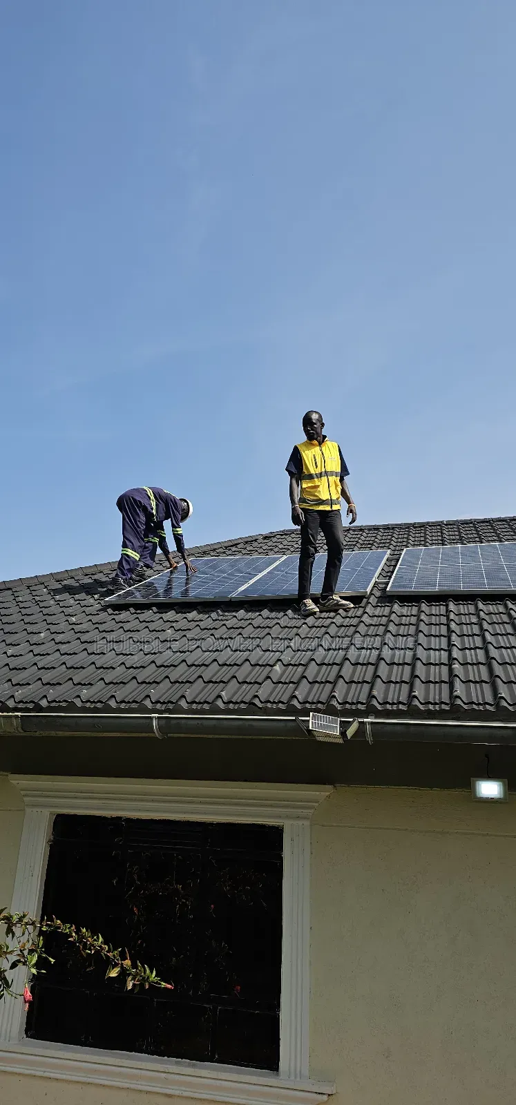 2.2kw Solar Installations, 5kw Hybrid Inverter, 5.12kwh Batt
