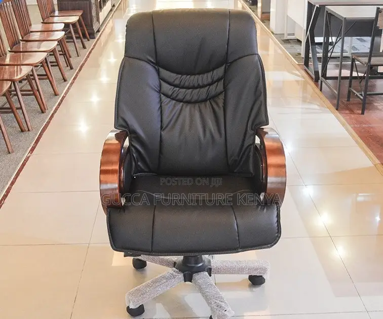 Office Chair:Genuine Leather Solid Wood Lifting Swivel Chair