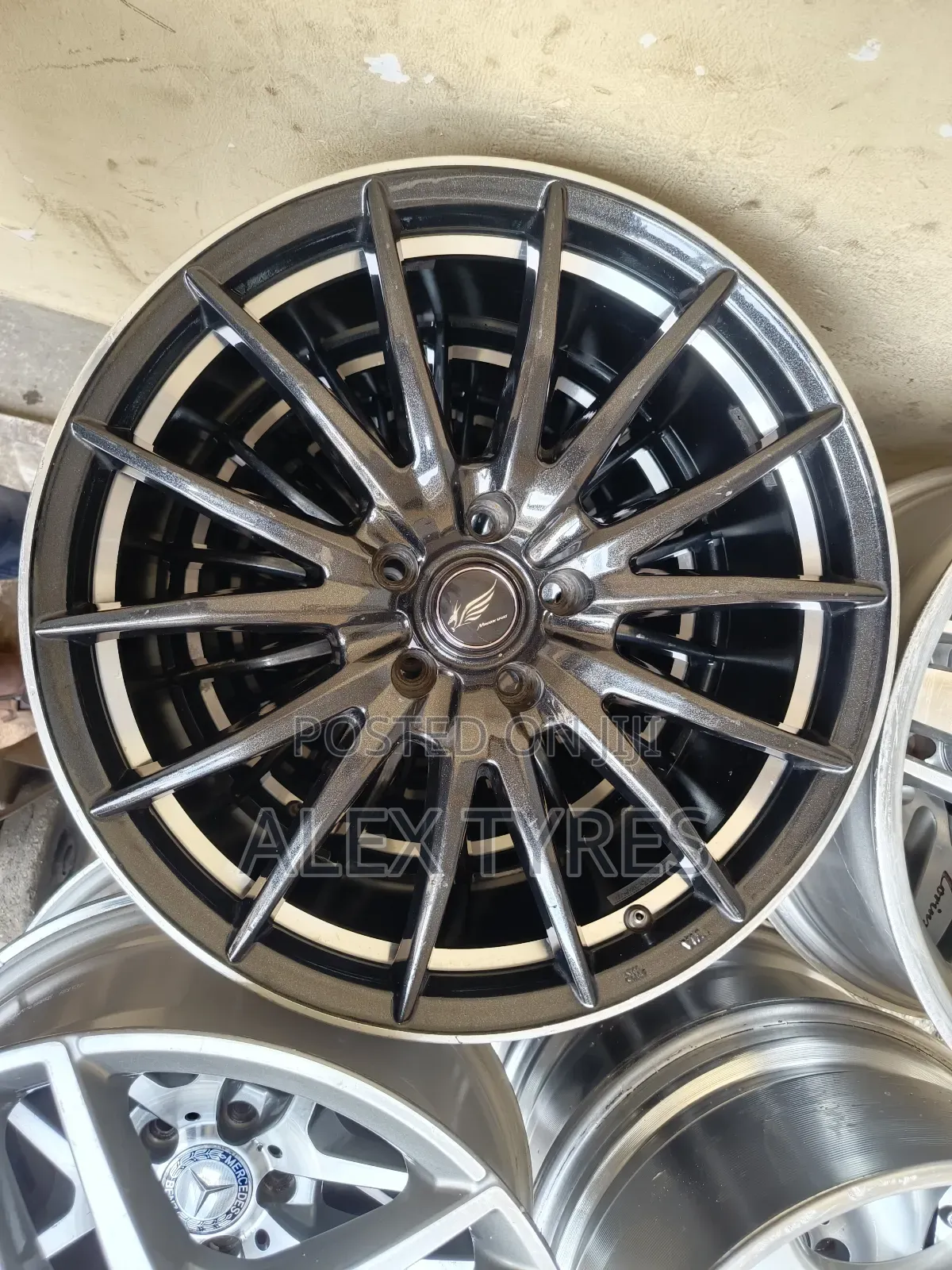 Size 18 Inches Harrier Vanguard Rims Set