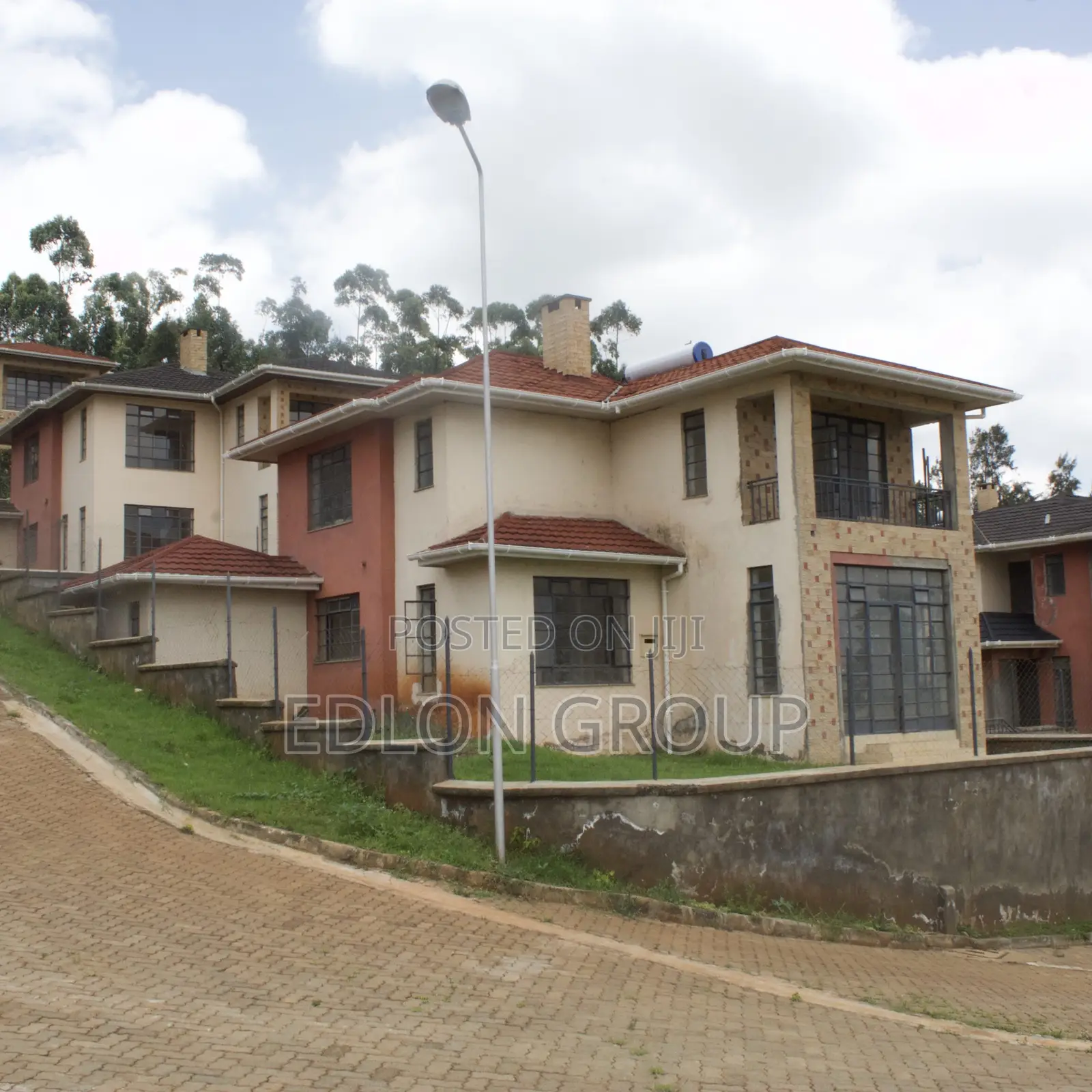 4bdrm Maisonette in Zimmerman for sale