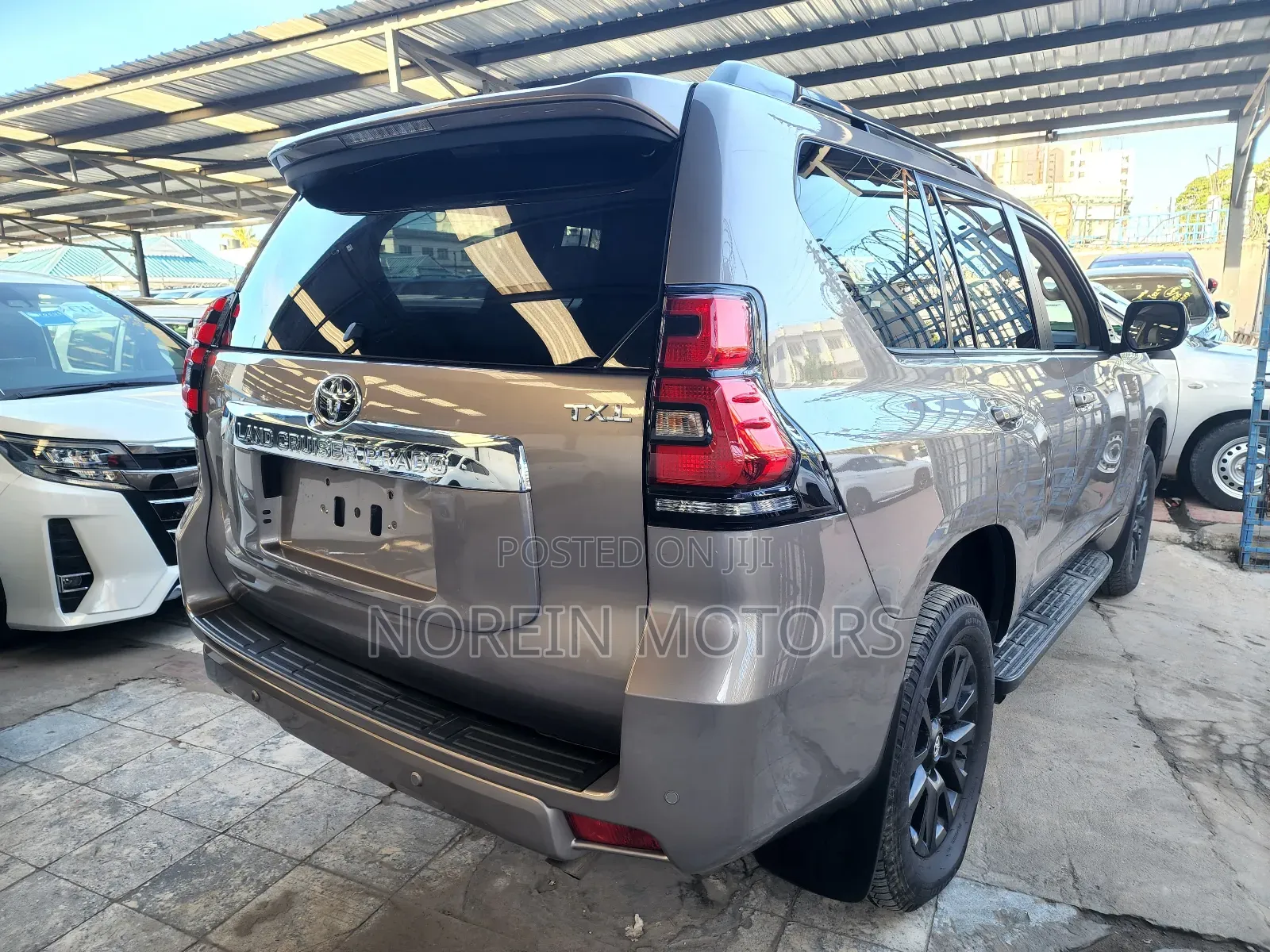 Toyota Land Cruiser Prado 2023 Gold