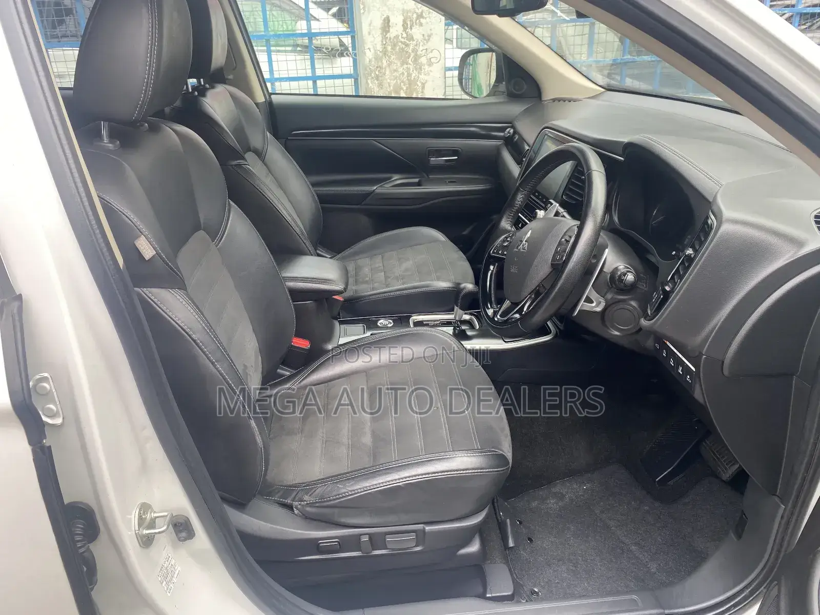 Mitsubishi Outlander 2018 White