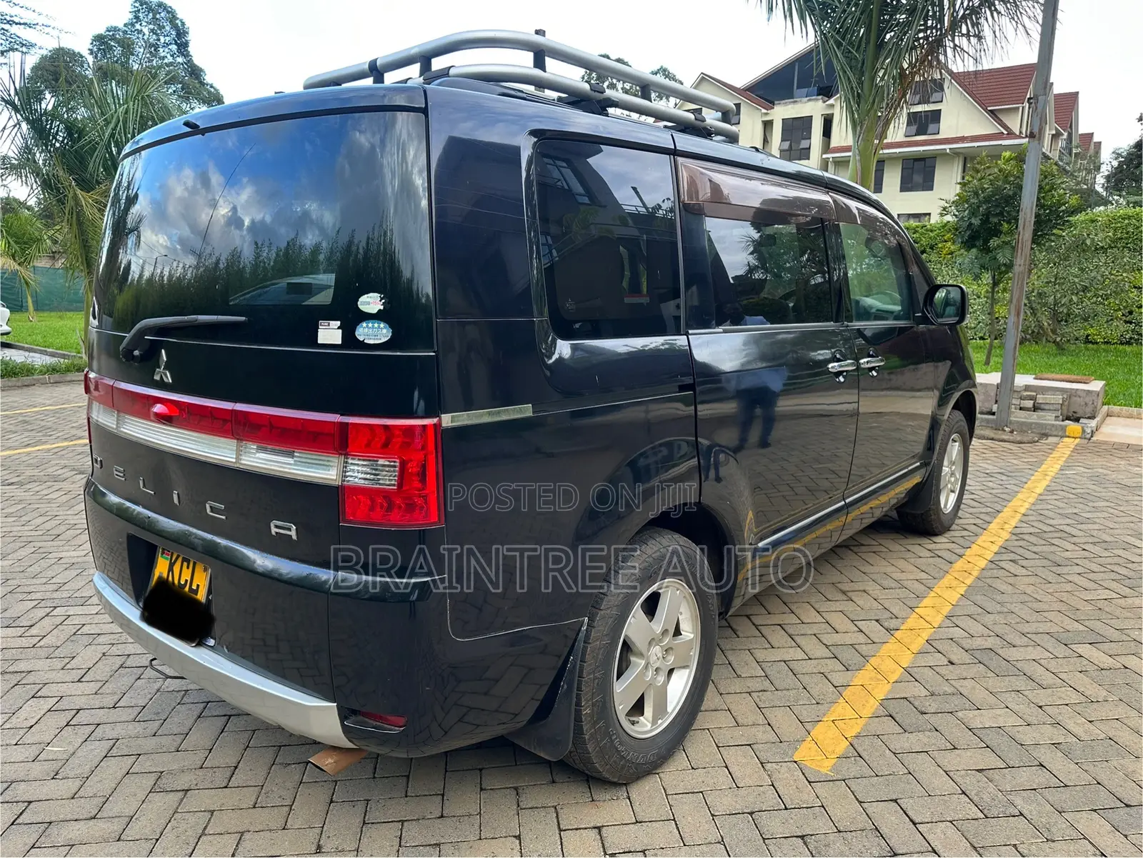 Mitsubishi Delica 2010 Black