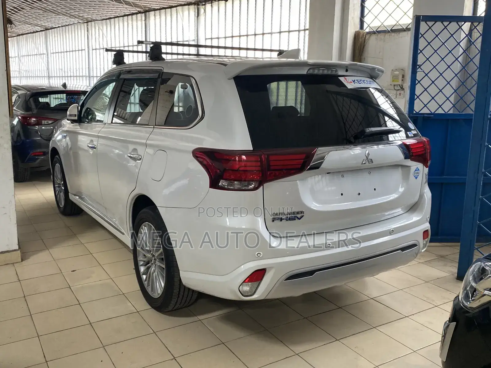 Mitsubishi Outlander 2018 White