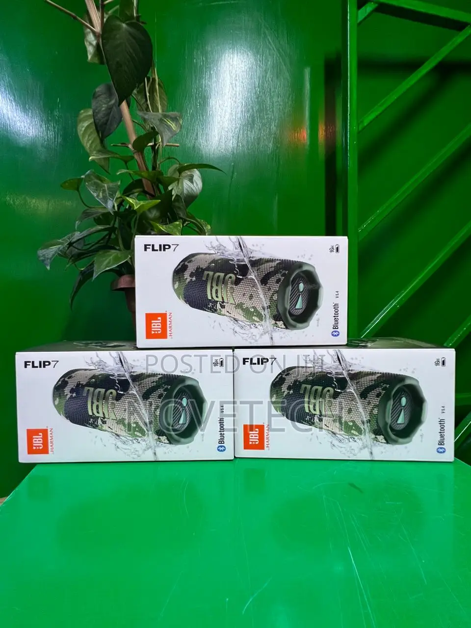 JBL Flip 7 - Portable Drop-Proof Speaker 16hrs of Playtime