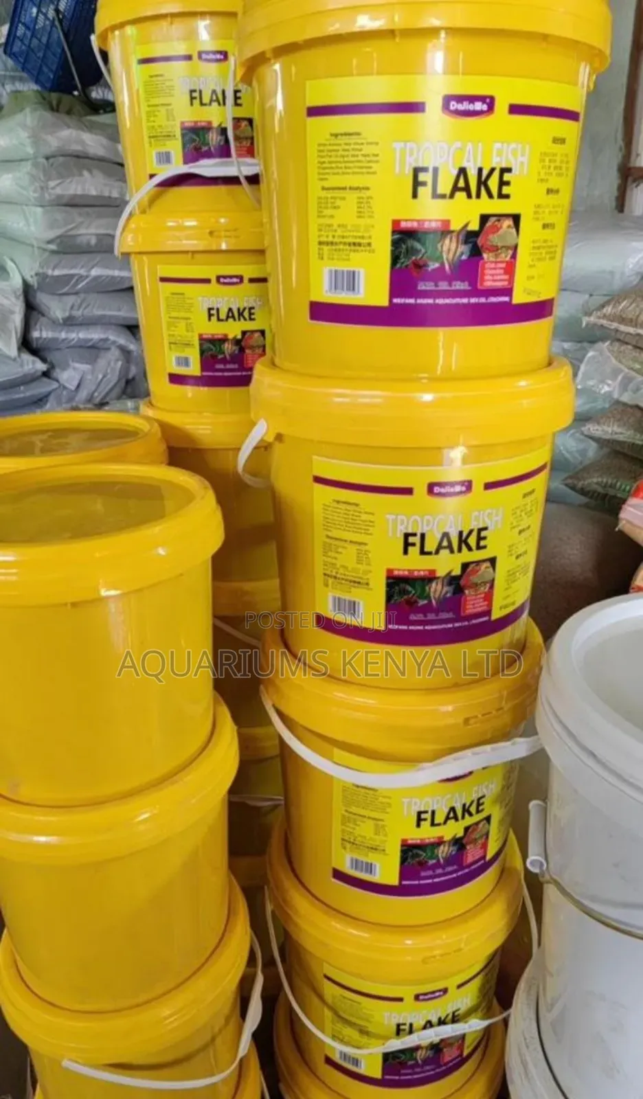 Tropical Fish Flake Bucket for Fish Pond