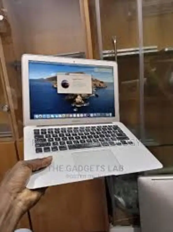 Laptop Apple MacBook 4GB Intel Core I5 SSD 128GB