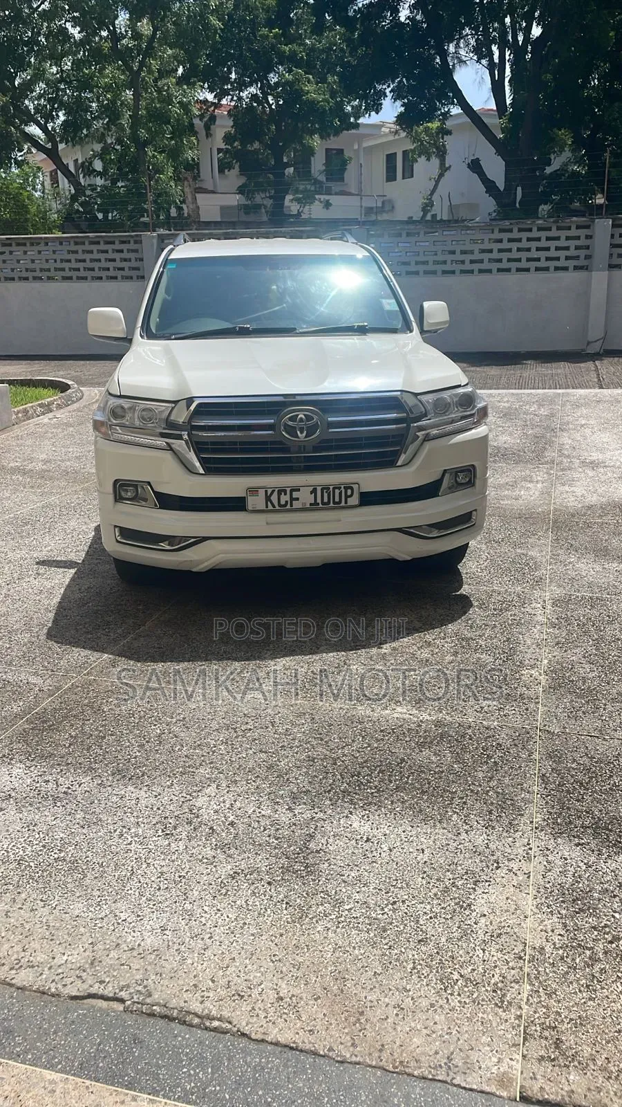 Toyota Land Cruiser 2010 White