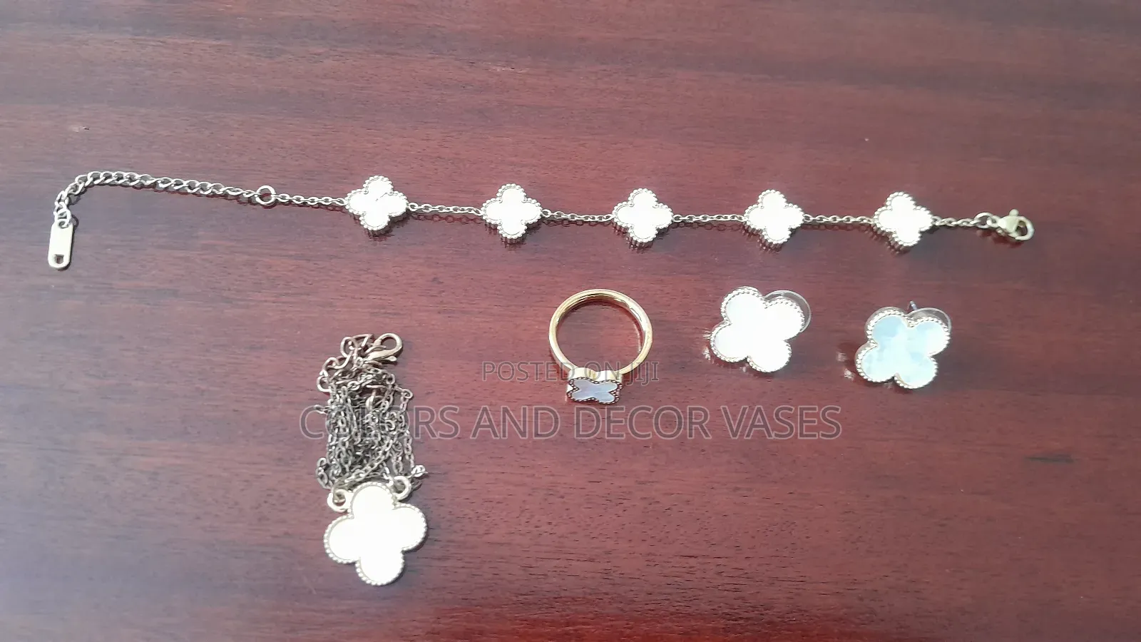 White Jewellery Set Instock