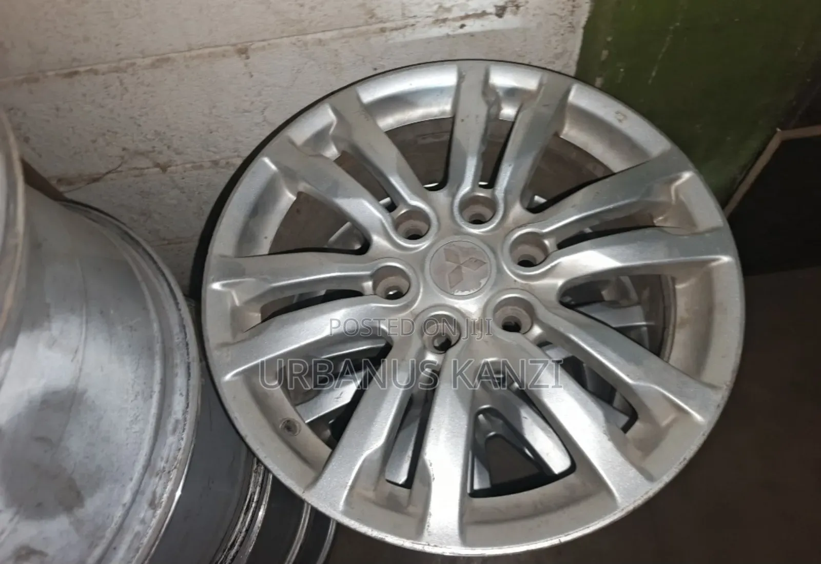 Size 18 Inch Mitsubishi Alloy Rims