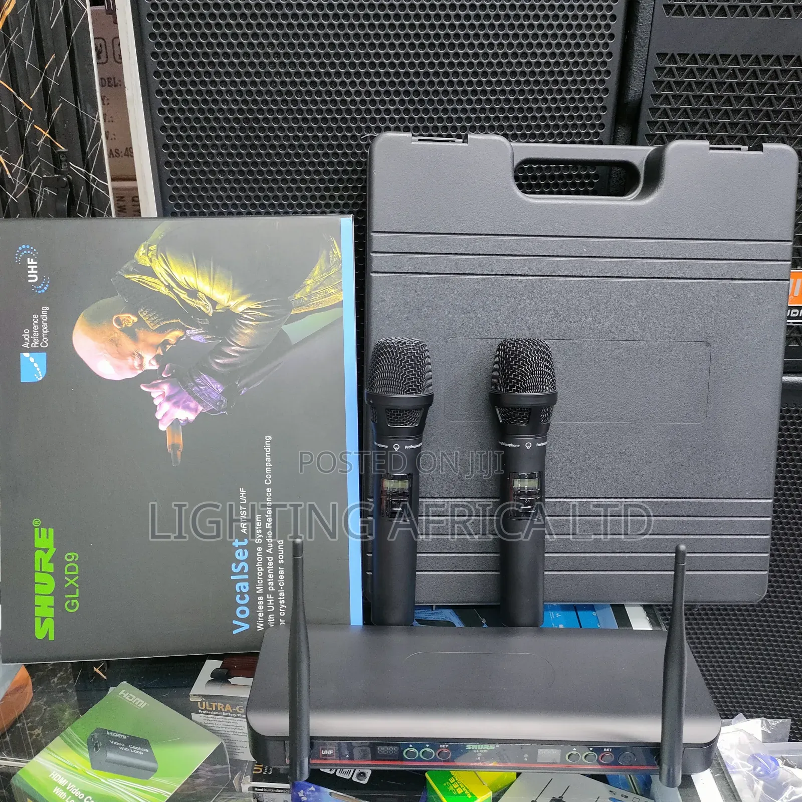 Shure 200 Meters Frequency Range Wireless Microphone