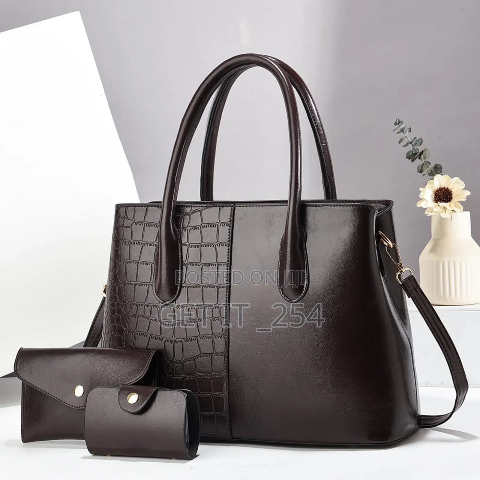 Bags Queen 3 In 1 Handbags Set🔥
S Its A 3 In1 Handbags*