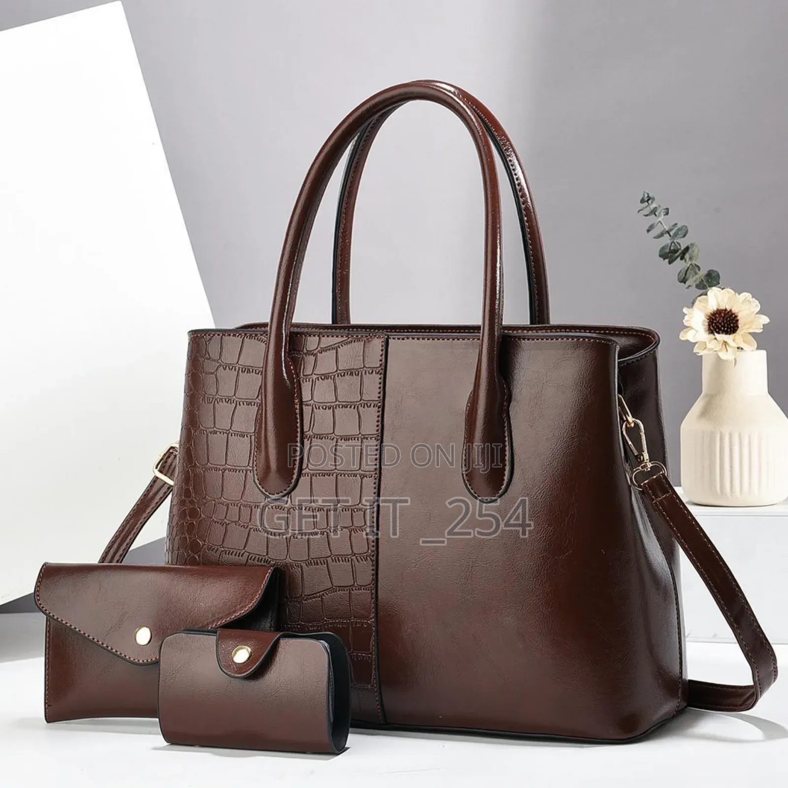 Bags Queen 3 In 1 Handbags Set🔥
S Its A 3 In1 Handbags*