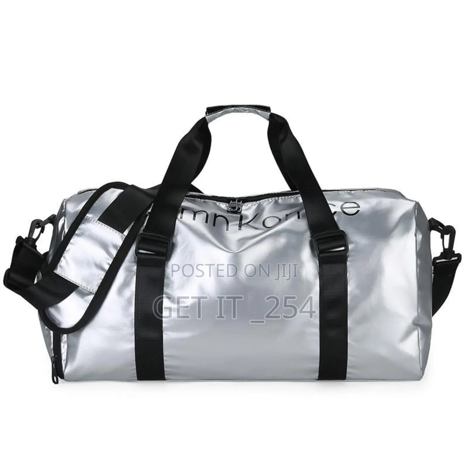 ✅Sporty Travelling Bags Has A Wet And Dry Separation