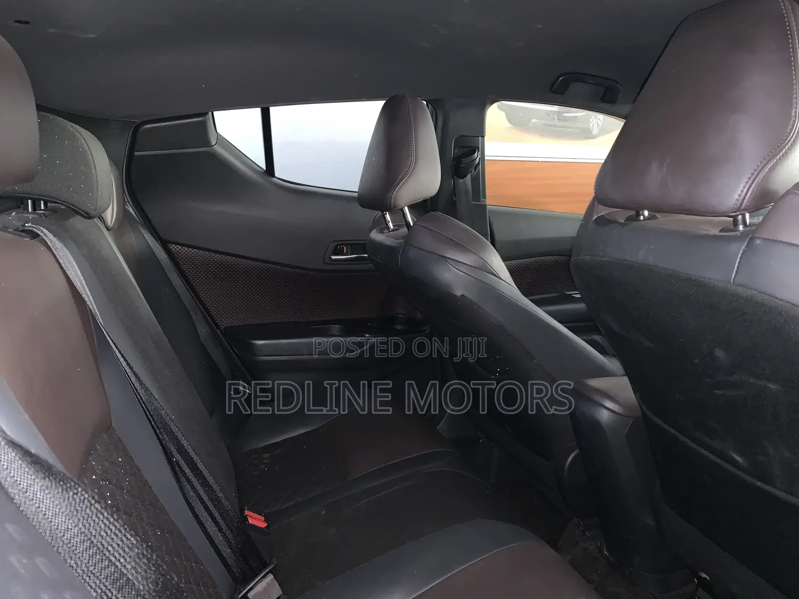Toyota C-HR XLE Prermium FWD (2.0L 4cyl 2AM) 2018 Silver