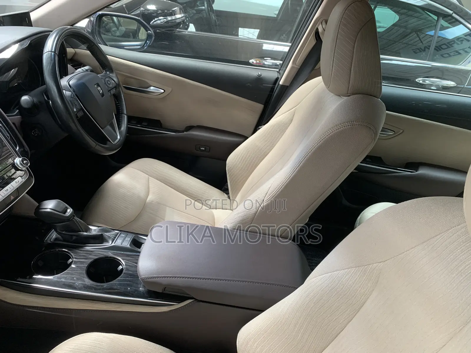 Toyota Crown 2018 Blue