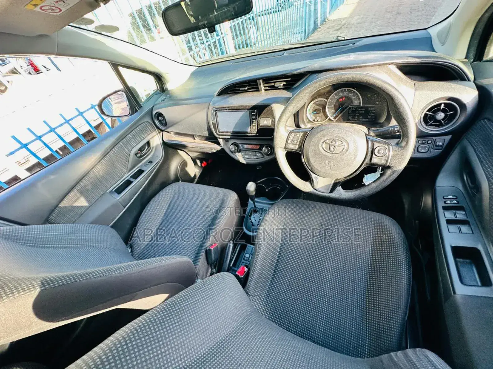 Toyota Vitz 1.5 FWD Hybrid 5dr 2019 Black