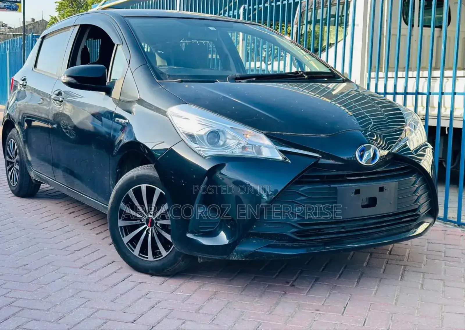 Toyota Vitz 1.5 FWD Hybrid 5dr 2019 Black