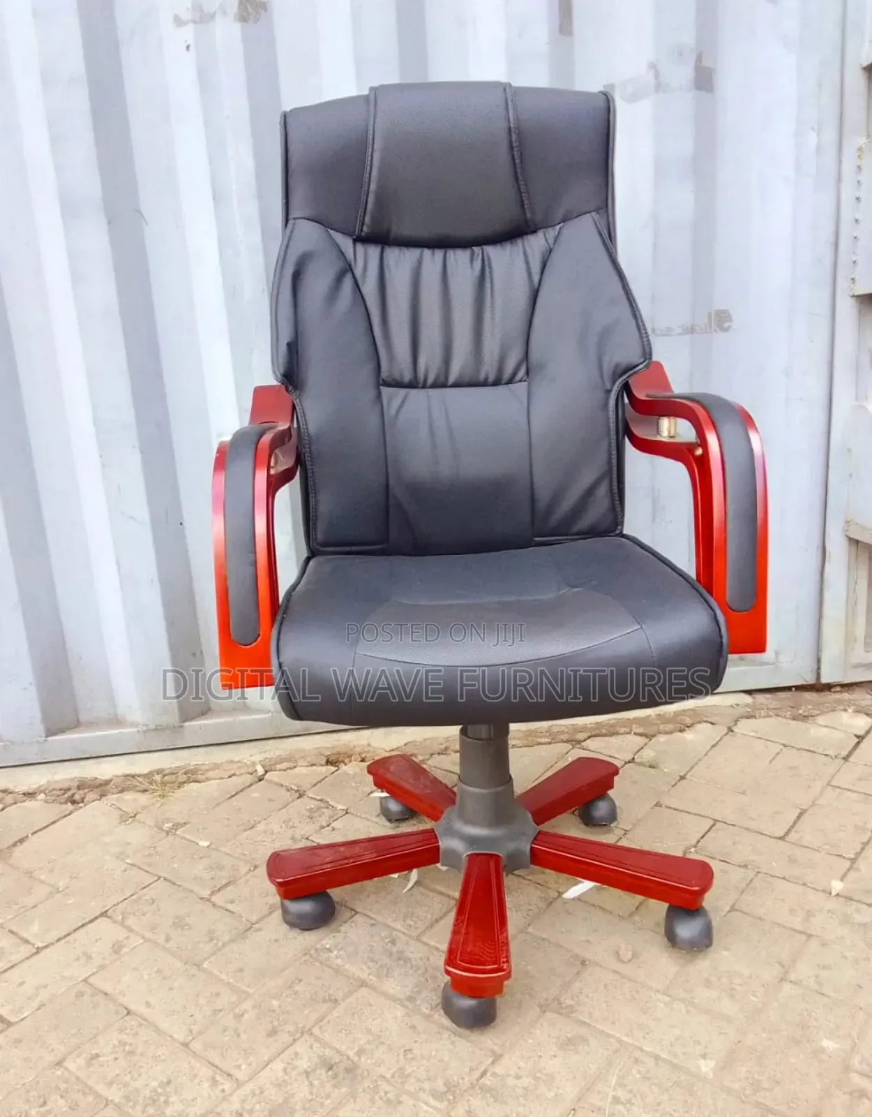 Vintage Black Swivel Executive Office Chair Hjr4