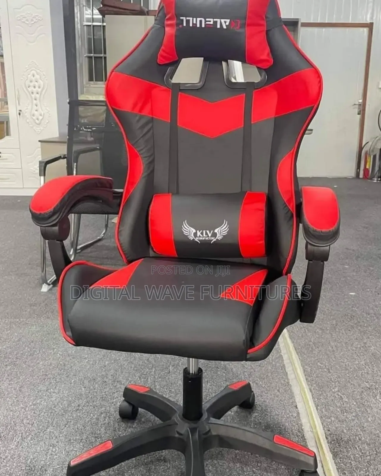 Swivel Adjustable Gaming Chair Yee