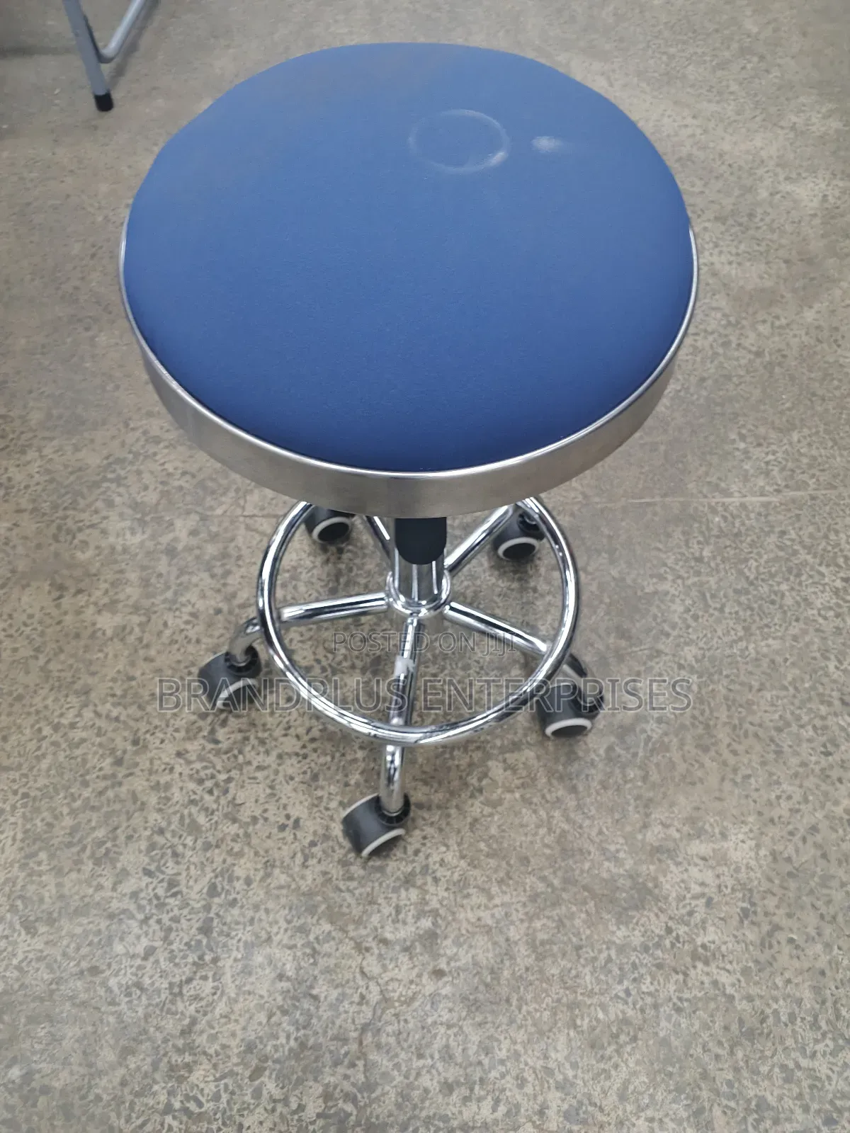 Adjustable Salon Stool