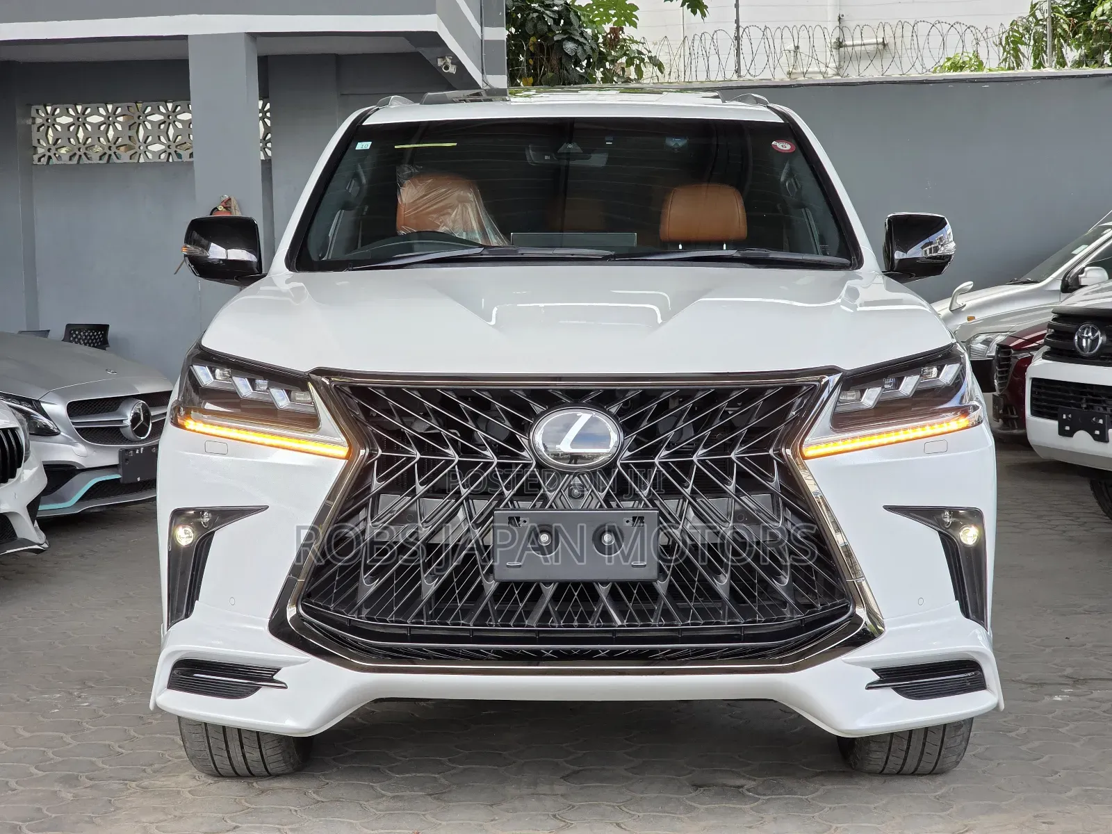 Lexus LX 570 AWD 2019 Pearl