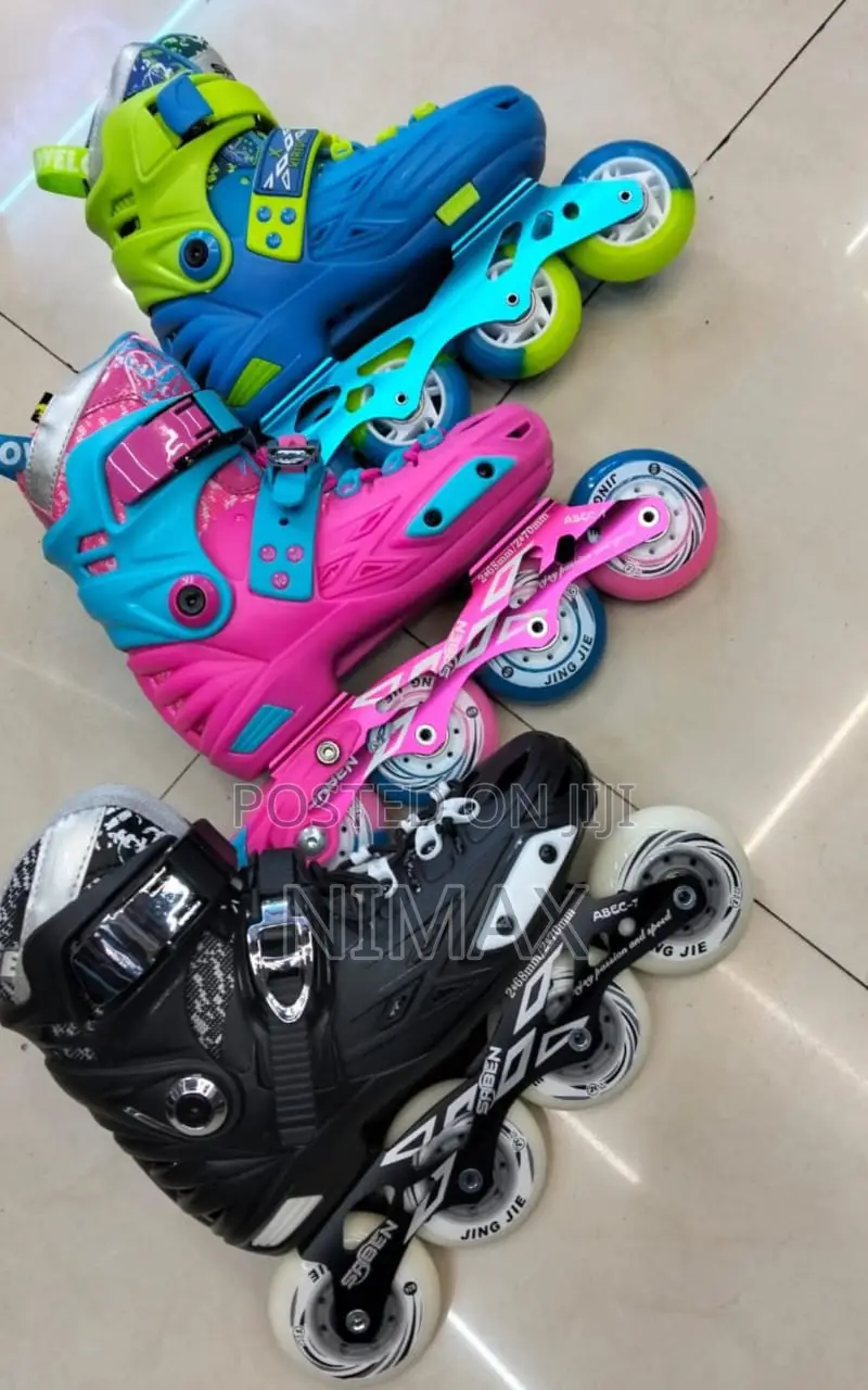 Skate Shoes With Rubber Wheels Sizes; Small, Medium