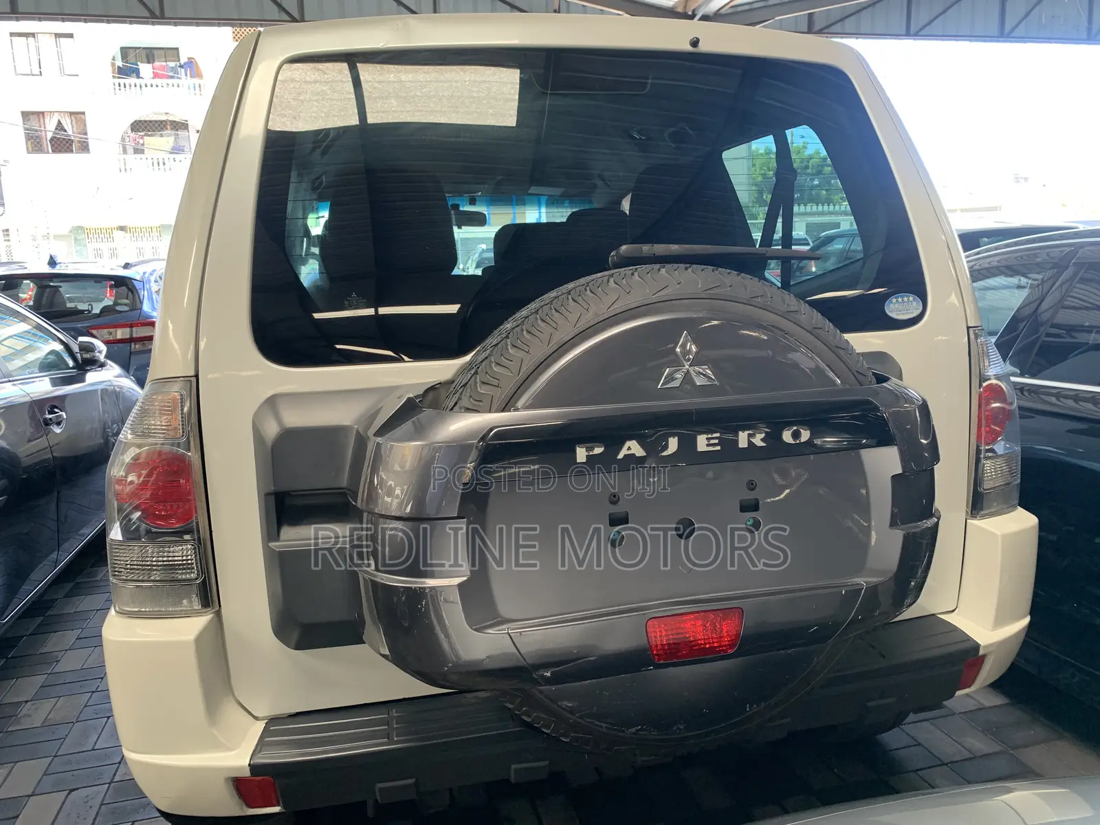 Mitsubishi Pajero V80 3.0 VR-I 2017 White
