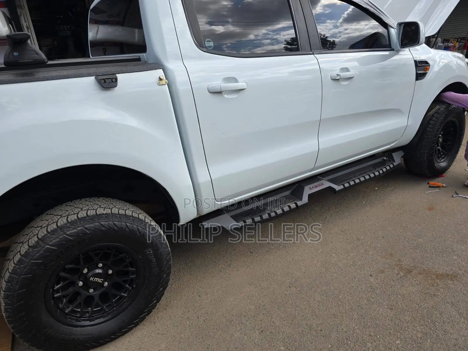 We Installed Nudge Spoiler Bar Side-Steps on Ford Ranger