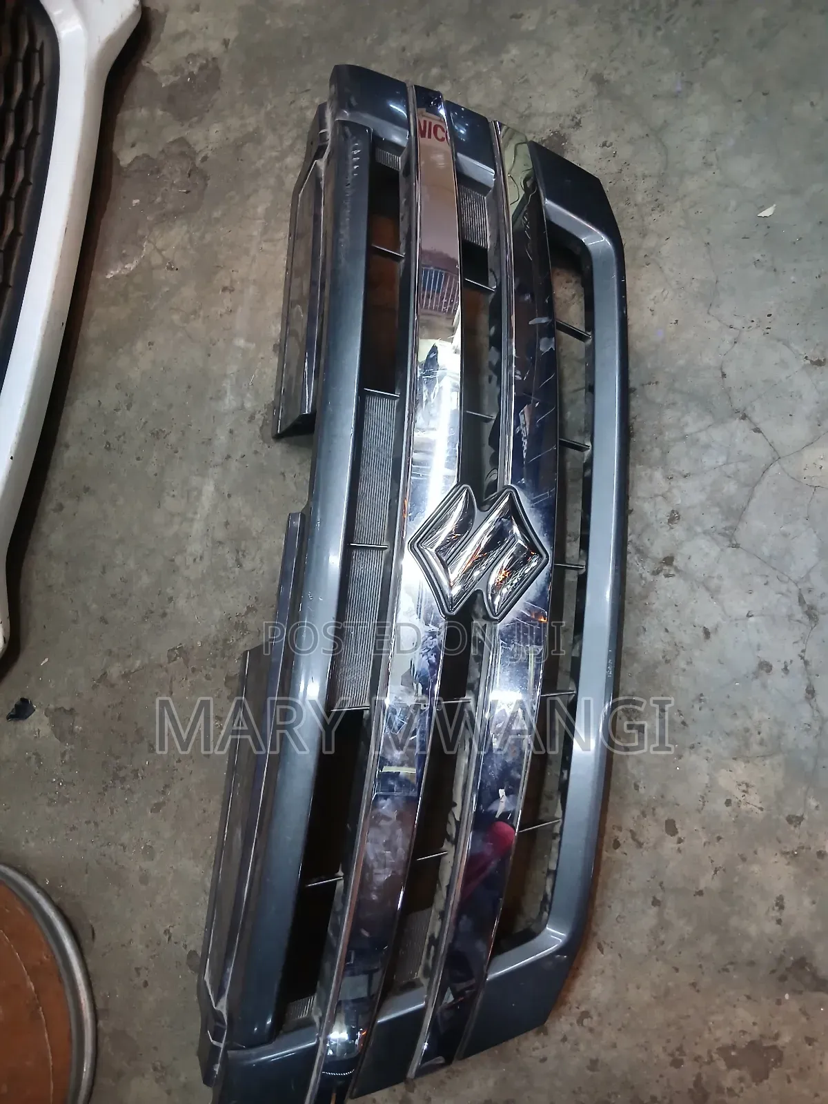 Suzuki Landy Grill/ Serena 2010 Grill