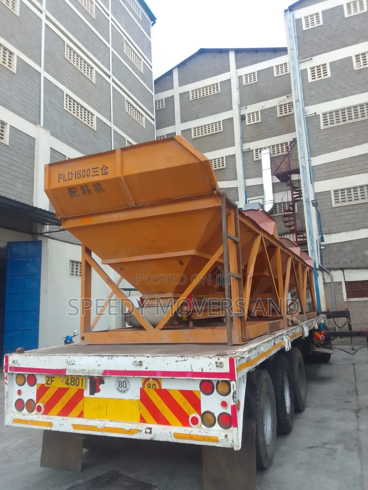 Flatbed Trailer With Crane Available for Lifting