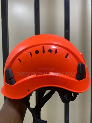 Work At Height Helmets For Wind Turbine Technicians
