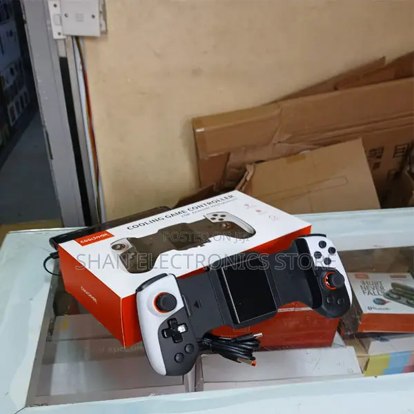 Type-C Mobile Phone Gaming Controller Bluetooth/= Black