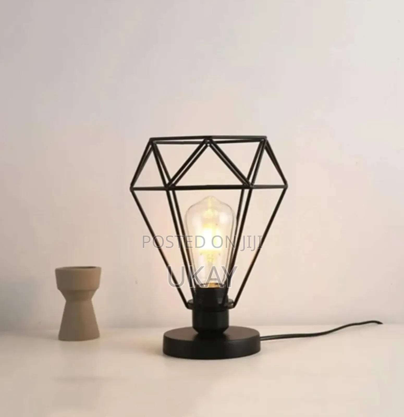 Uk- Nordic Style Iron Wire Table Lamp.