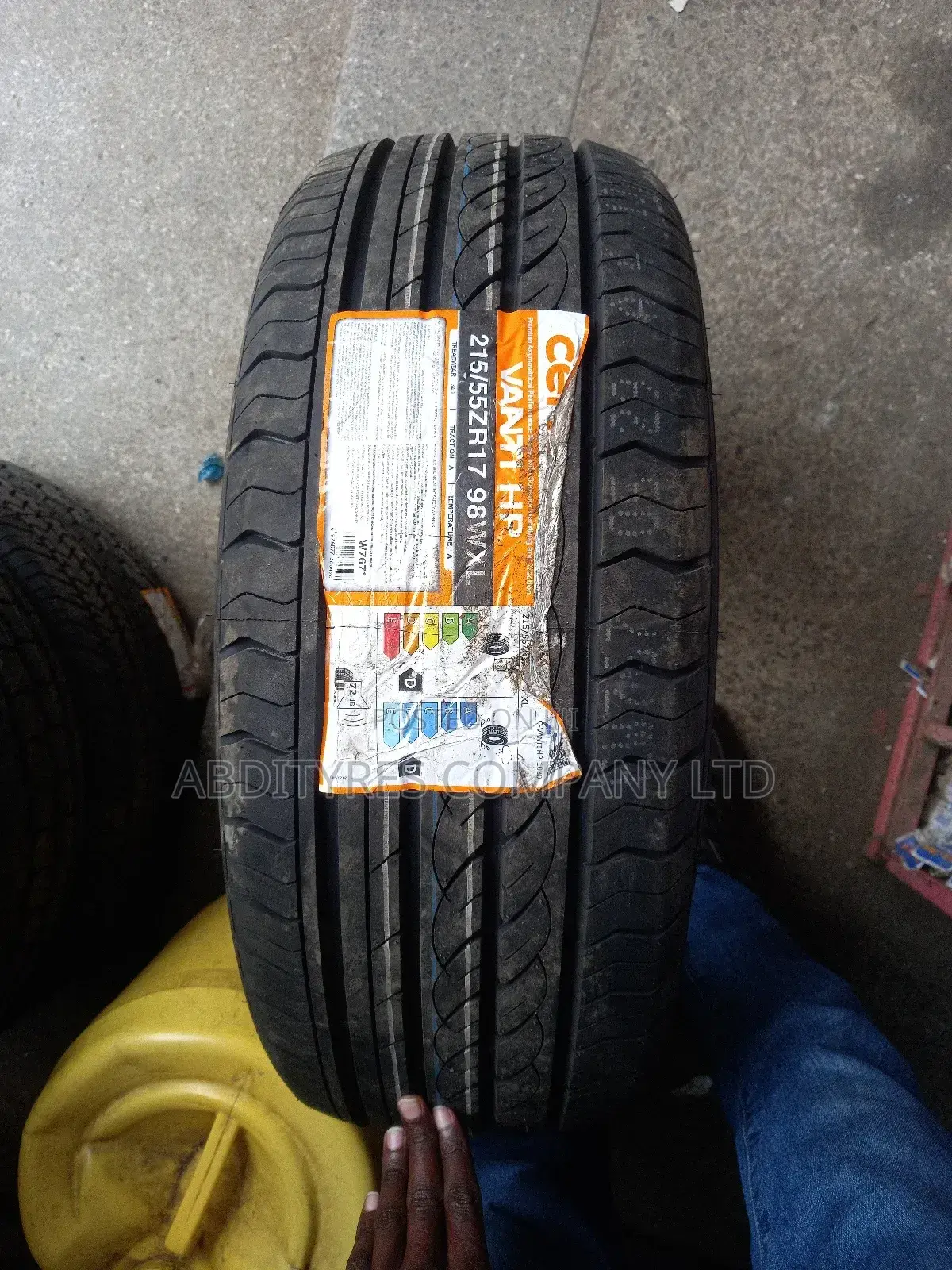 215/55r17 Centara