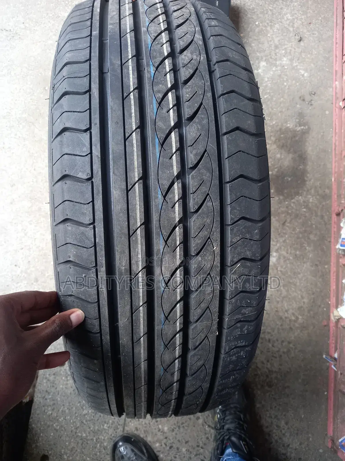 215/55r17 Centara