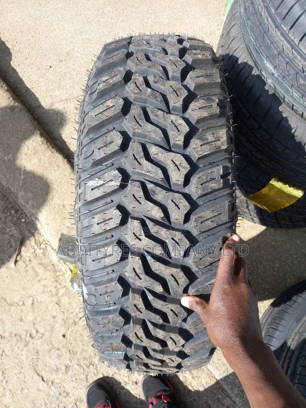 285/70r17 Maxtrek