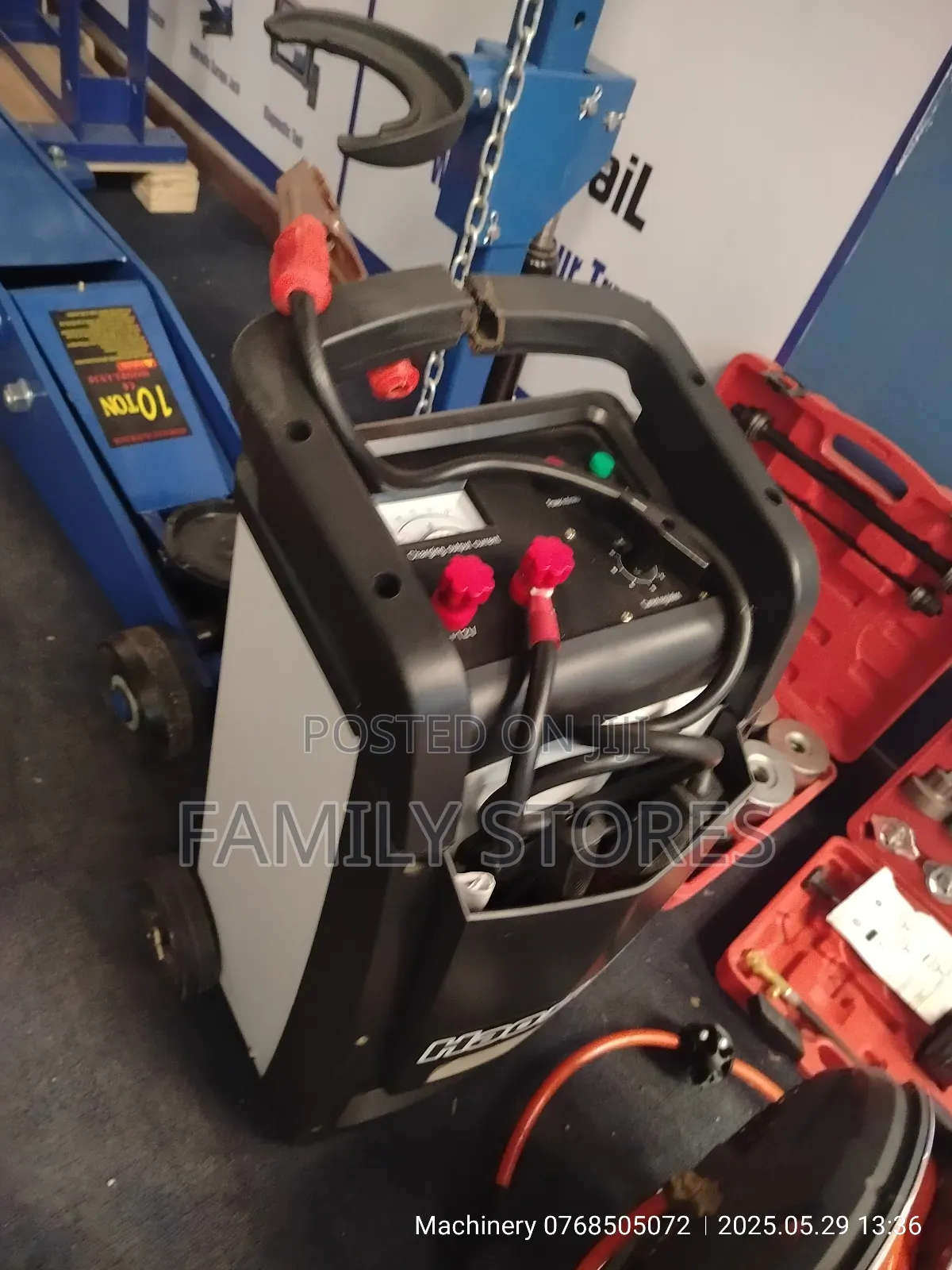 Heavy Duty Commercial Battery Charger Upto 12batteries