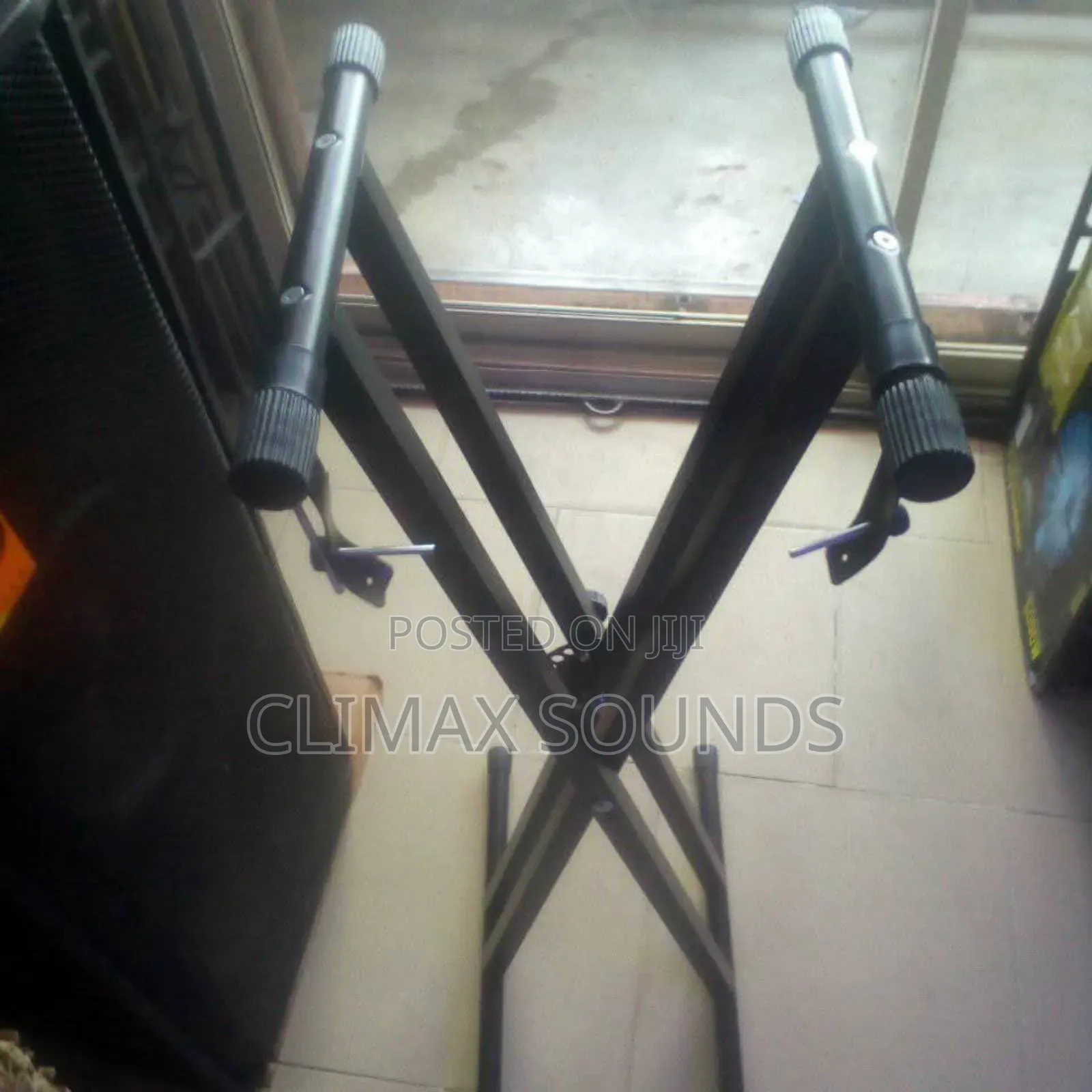 Keyboard Stands Metallic