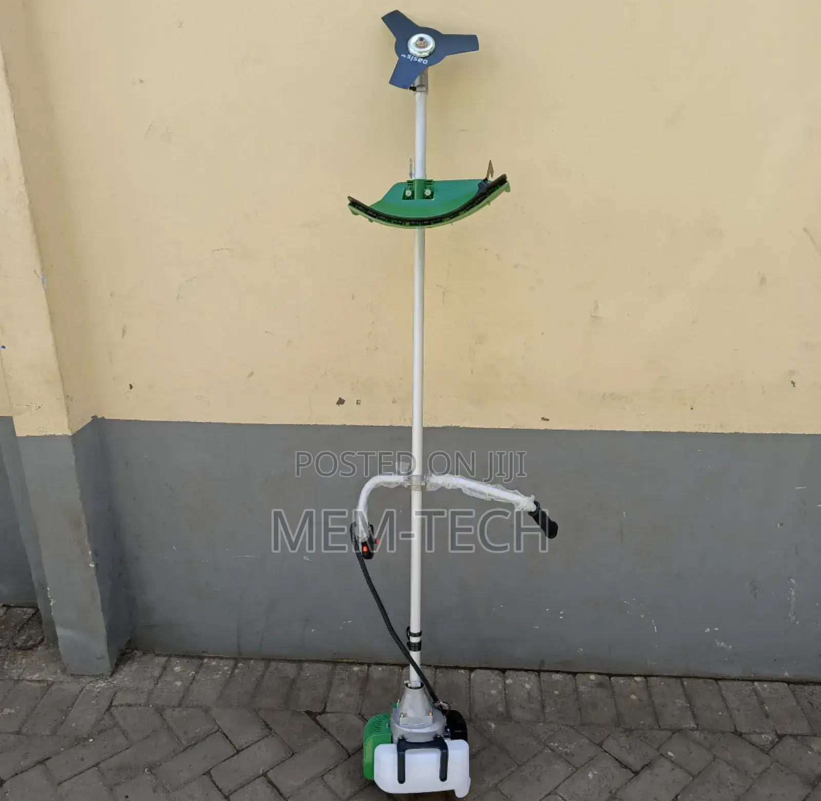 Oasis Brush Cutter 2 Stroke/Grass Cutter