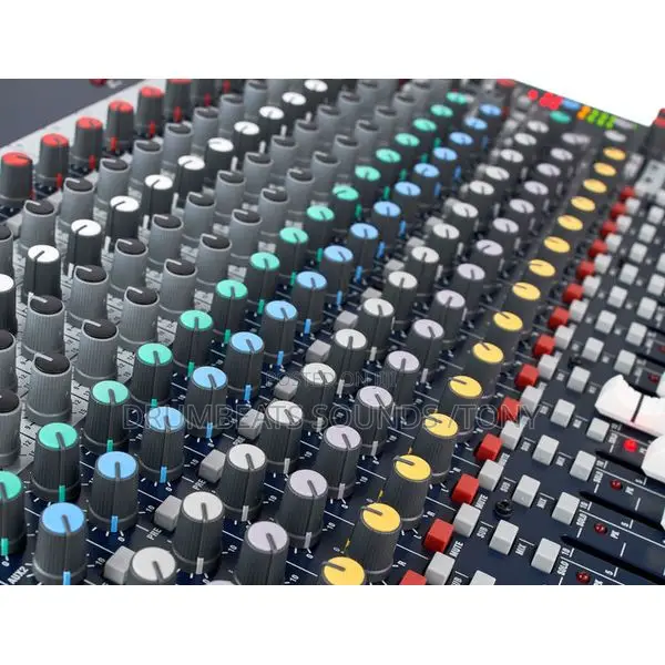 Soundcraft 16ch Mixer