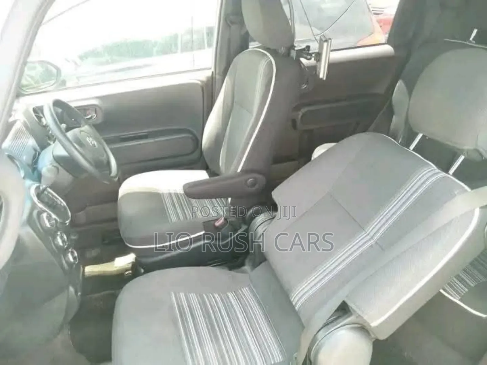 Toyota Spade 2018 White