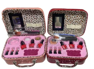Kids Make Up Set : Non Toxic With Bag