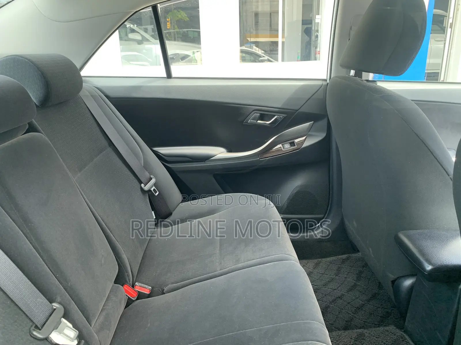 Toyota Premio 1.5 FWD 2018 Off white