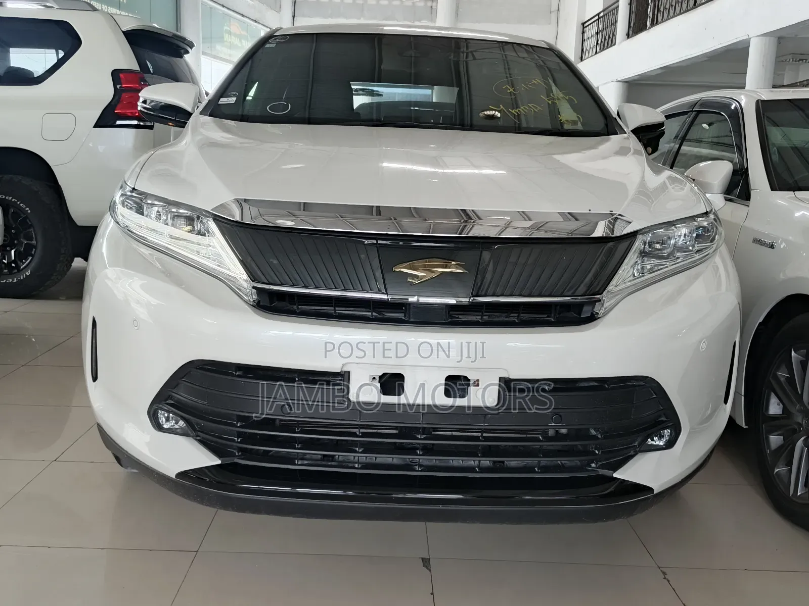 Toyota Harrier 2.5 Hybrid 4WD 2019 White