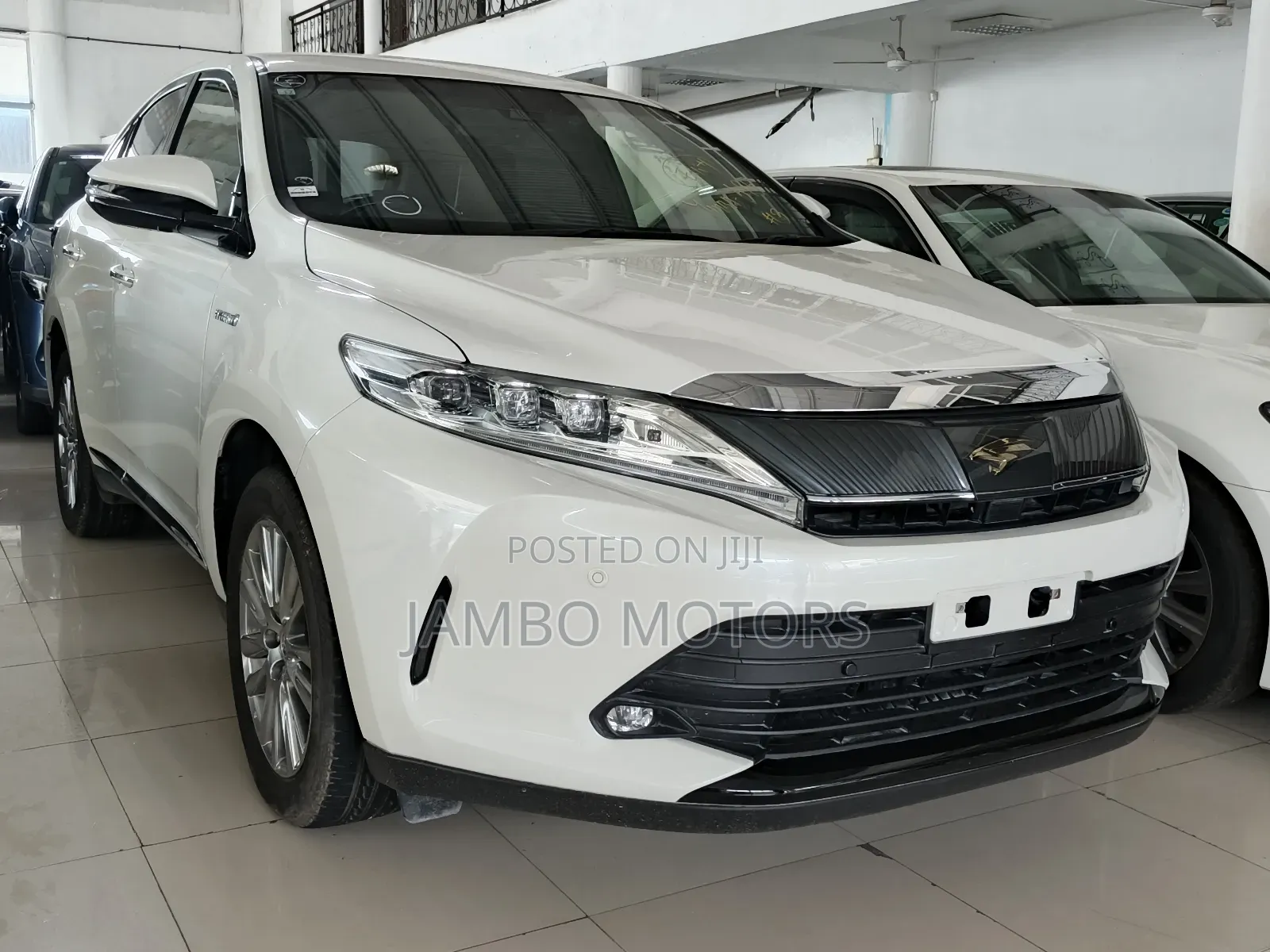Toyota Harrier 2.5 Hybrid 4WD 2019 White