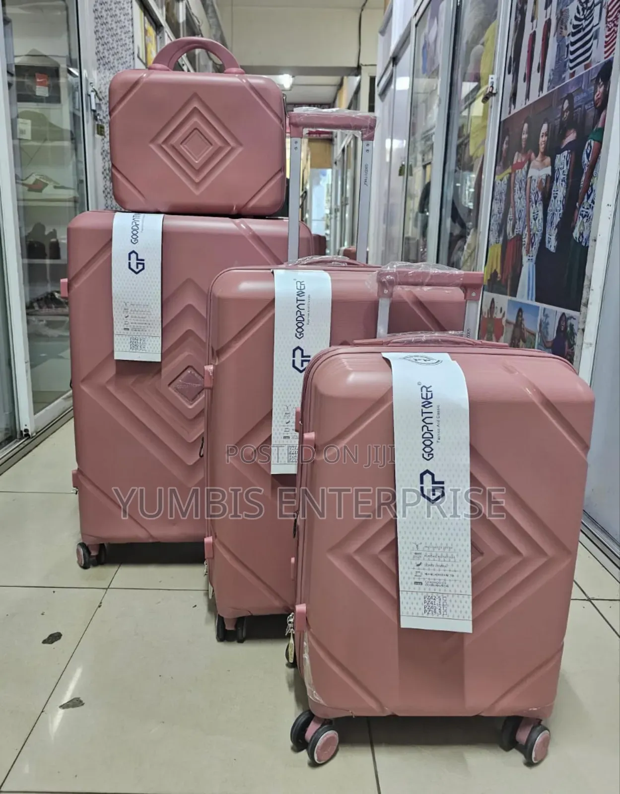 4 in 1 Size 29/2 Rubber Suitcase Set at 9500